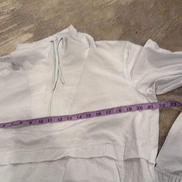 lululemon athletica pack light pullover. Light blue . Size 8 in EUC no flaws - Picture 4 of 11